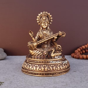 Statue de Sarasvati en laiton 4 po. Laiton Idole de Saraswati, déesse mère hindoue Saraswathi pour les arts, la musique, la connaissance, la sagesse, l&#39;éducation et les cadeaux