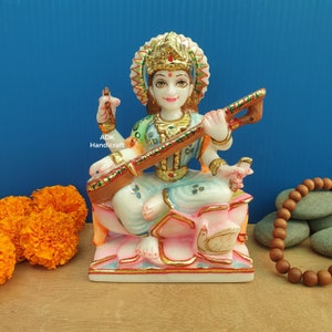 Statue de Saraswati, statue sarasvati en marbre de 6 pouces, déesse Saraswati avec veena. Déesse hindoue de la connaissance, de la musique, de l’art, de la sagesse et de l’éducation