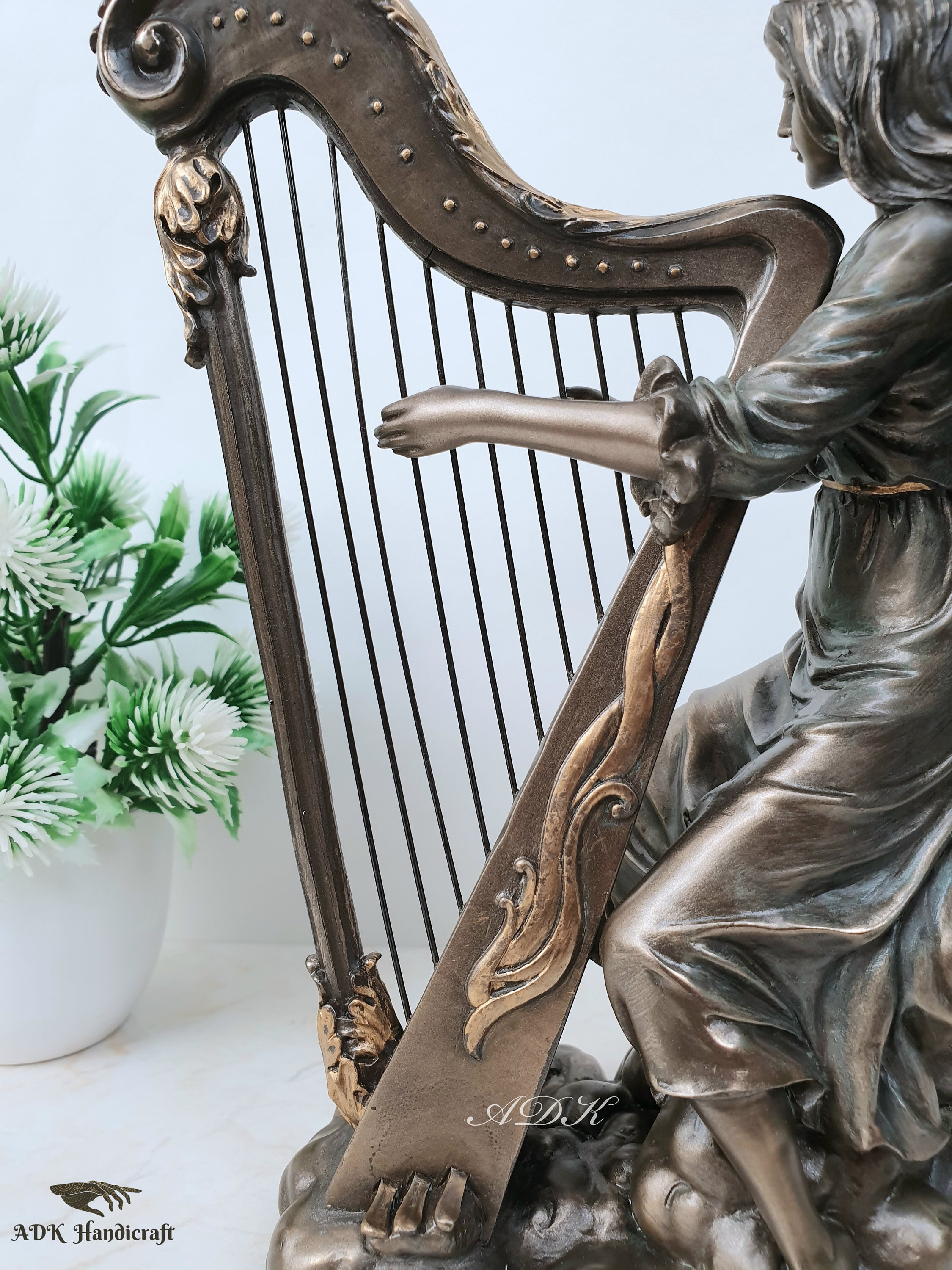 ハープを弾く人のオブジェ 天使ミュージシャンのハープ像、20 CM、ハープを演奏する風に吹かれた