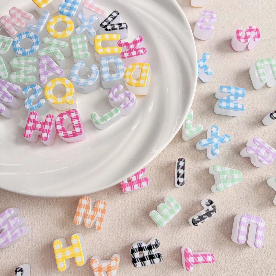 Random Photos Initial 20 Pcs Gingham Letter Beads, Acrylic Alphabet Beads, Checkered Plaid ...