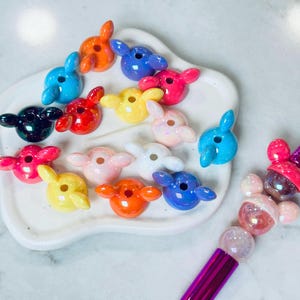 15 perline decorative a forma di cappello di Topolino, perline per penna, forniture fai da te perline a forma di cappello di Topolino, perline acriliche, decorazioni per perline, decorazioni natalizie fai da te Mickey