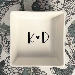 Mrs. Ring Dish | Personalized Engagement Ring Dish | Engagement Gift | Custom Wedding Ring Dish | Jewelry Dish For Bride l Mr & Mrs Dish