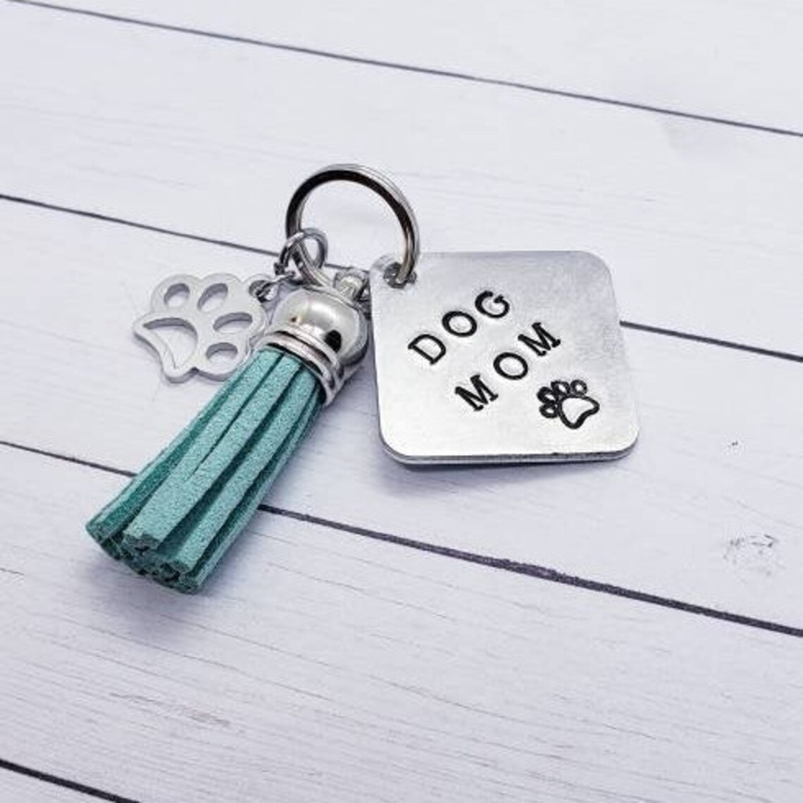 Dog mom Keychain/ dog mom gift/handstamped dog keychain/ pet Etsy.de