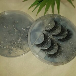 Eyelash holder deals