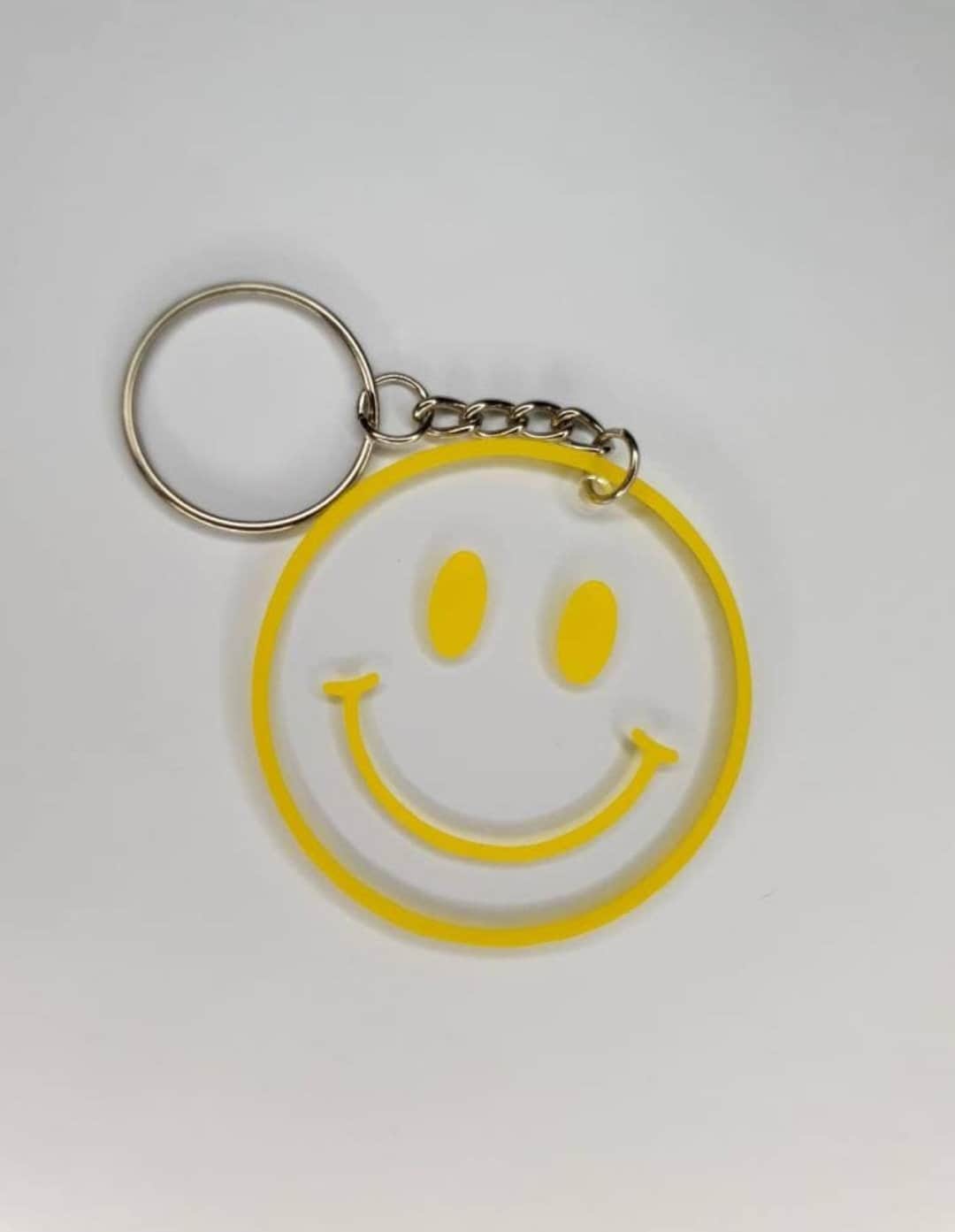 90s Smiley Face Keychain - UV Resin Topped Happy Face Accessory - Etsy
