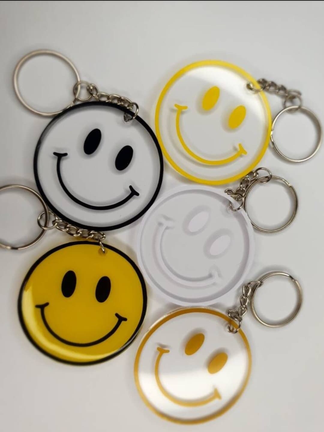 90s Smiley Face Keychain - UV Resin Topped Happy Face Accessory - Etsy