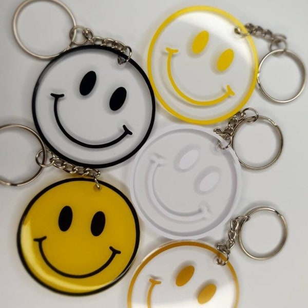 Smiley Face Keychain - 90s Aesthetic Keychain - Happy Face - Gifts for Her - Gifts for Kids