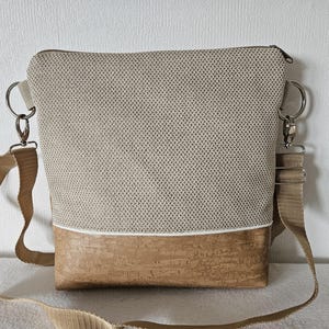 Umhängetasche Schultertasche Handtasche Tasche Damentasche Innenfächer Außenfach Muster hellbraun natur Kunstleder Kinder Handgefertigt Neu