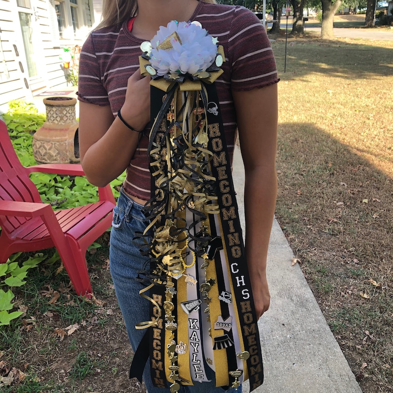 Homecoming Mum image 4