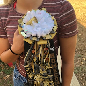 Homecoming Mum image 5