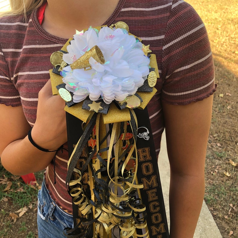 Homecoming Mum image 5