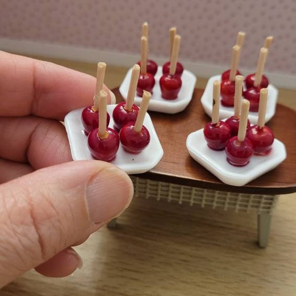 1 assiette de 4 pommes d'amour miniatures maison de poupées