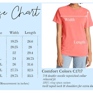K&ouml;nnte beinhalten: Gr&ouml;&szlig;entabelle f&uuml;r ein T-Shirt mit Ma&szlig;en in Zoll f&uuml;r die Gr&ouml;&szlig;en S bis 4XL. Die Tabelle zeigt die Breite und L&auml;nge des T-Shirts in Zoll. Das T-Shirt wird als locker geschnitten beschrieben und ist aus 100% Ringspinn-Baumwolle gefertigt. Das T-Shirt hat einen 7/8-Doppelnaht-Stehkragen und einen mit K&ouml;perband verst&auml;rkten Hals- und Schulterbereich f&uuml;r zus&auml;tzliche Strapazierf&auml;higkeit.