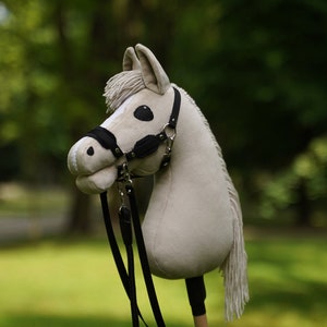 Hobby Horse Cremello + Stick + Black Halter + Reins + Tether