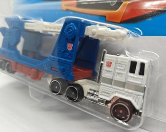 Hot Wheels ULTRA-MAGNUS HYT56 Treasure Hunt 2025 Collectible Rare Model Perfect Condition