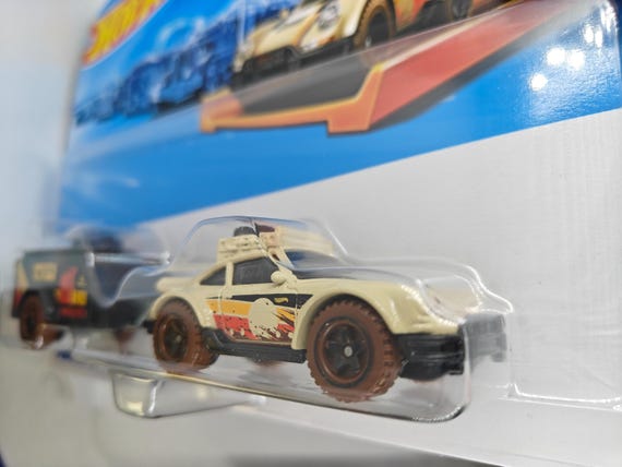 Hot Wheels PORSCHE 911 OFF-ROADER JCM61 Treasure Hunt 2024