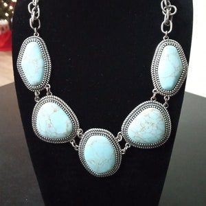 Five Stone Turquoise-Looking Silver Tone Necklace 20-inch