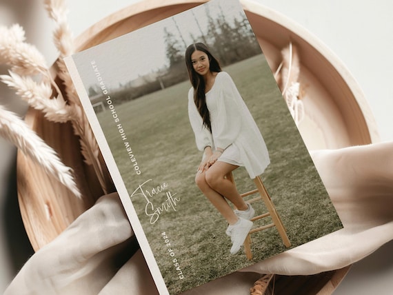 Professionally Printed | Minimalistic Graduation Announcement Cards