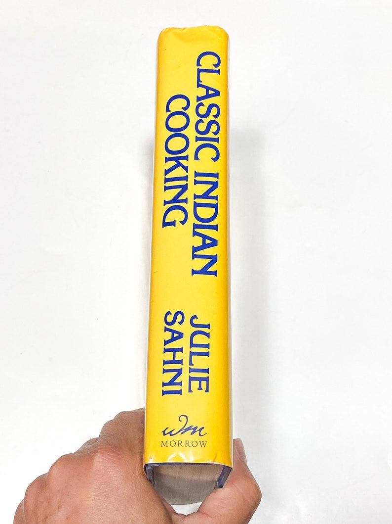 Classic Indian Cooking - Julie Sahni - Hardcover - Vintage Cookbook - Cooking Interest - Kitchen Gift Idea - VTG Cook Book - Very Good
