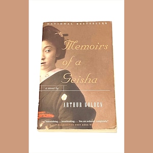 Used Fiction Paperback Book - Memoirs of a Geisha - Arthur Golden - Vintage Paperback - Fiction Books - Pre Owned Used - Good