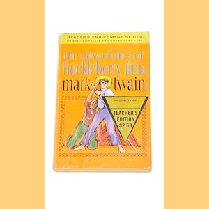 The Adventures of Huckleberry Finn - Mark Twain - Vintage Paperback - Classic Literature - Pre Owned Used Book - Very Good Condition