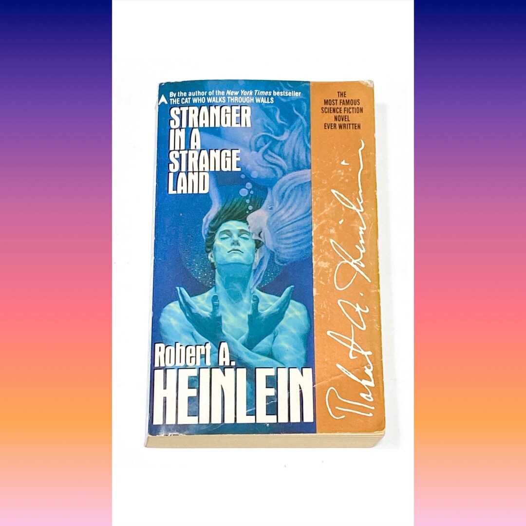 Stranger in a Strange Land - Robert Heinlein - Paperback - Vintage Book ...