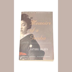 Used Fiction Paperback Book - Memoirs of a Geisha - Arthur Golden - Vintage Paperback - Pre Owned Used - Good
