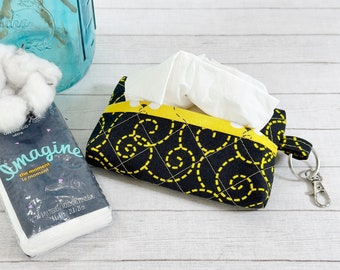 Purse Tissue Holder, Travel Tissue Case, Tissue Cozy, Keychain Attachment, Eco Friendly, Reusable Pouch, Quilted Cover, Small Gift Ideas