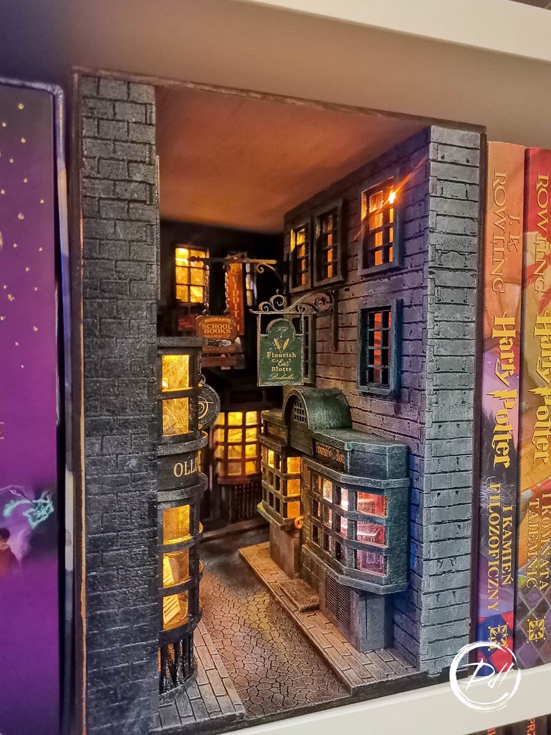 Book Nook Diagon Alley Wizard