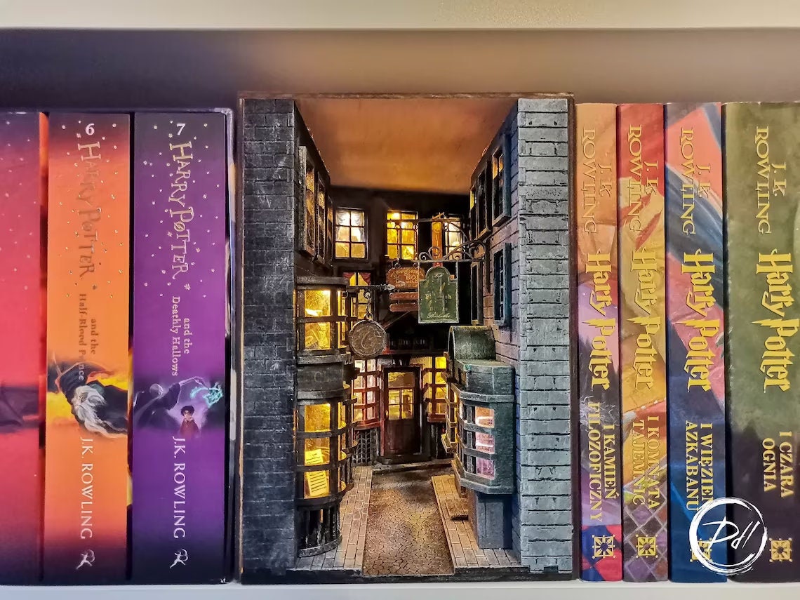 How to Make A Diagon Alley Book Nook for Beginners?