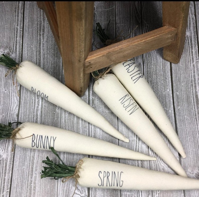 Set of 5 Farmhouse fabric Easter carrots