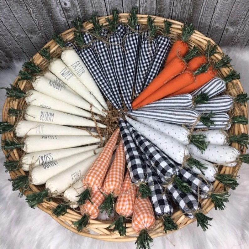 Set of 5 Farmhouse fabric Easter carrots