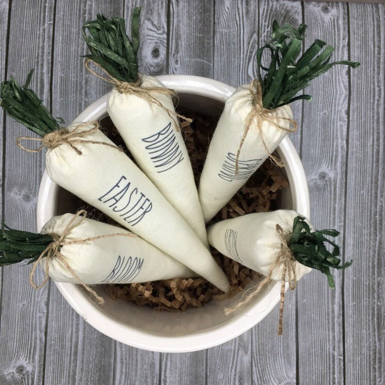 Set of 5 Farmhouse fabric Easter carrots