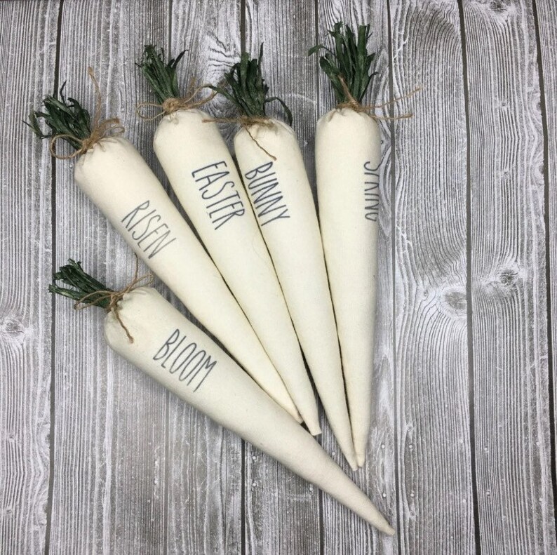 Set of 5 Farmhouse fabric Easter carrots