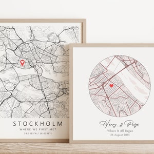 A personalization example. The map is displayed in a birch frame on a beige wall.
The example pictures are in portrait mode.