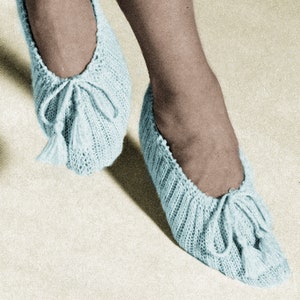 Women&#39;s Crochet Slipper Pattern -  Bootie Slipper Crochet Pattern - Vintage Crochet PDF