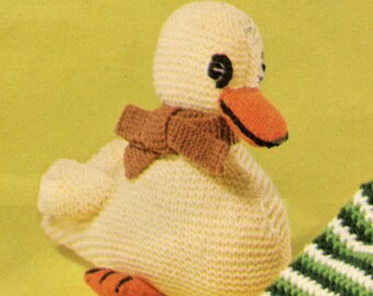 Plush Duck Knitting Pattern - Retro Hand Knit Duckling Knitting Pattern, Vintage Knitting PDF Patons Pattern