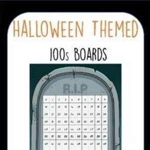 Può includere: Un gioco da tavolo a tema Halloween con un design a forma di lapide. Il tabellone è diviso in 10 righe e 10 colonne, con numeri da 1 a 100. Il tabellone è circondato da uno sfondo di erba verde. Il testo "RIP" è sulla lapide.