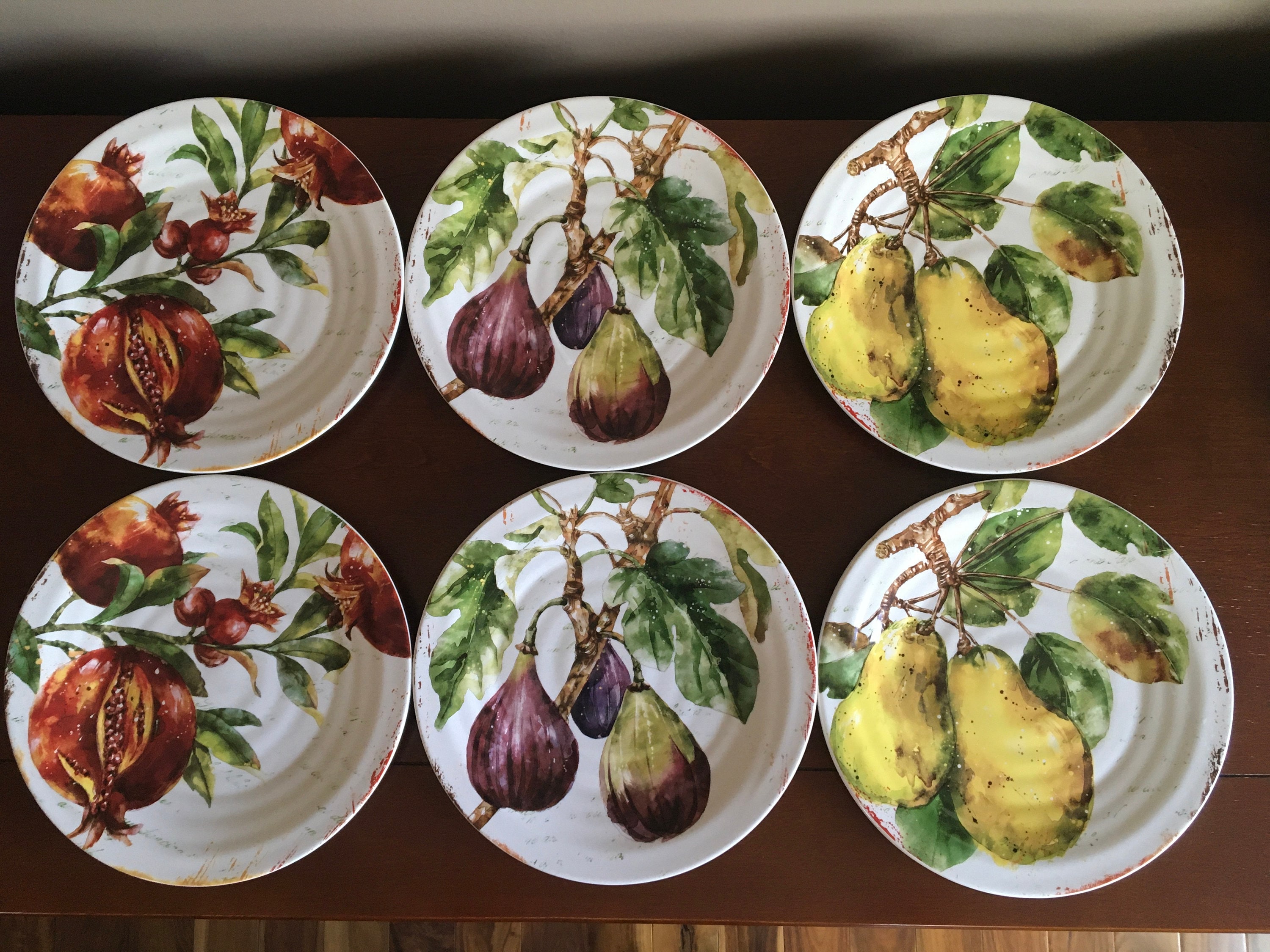 イタリア製洋梨プラム葡萄デザインの円形プレート中皿6枚セット Pier 1 Imports Verona Salad Plates Set of Six (6) Fruit Pattern