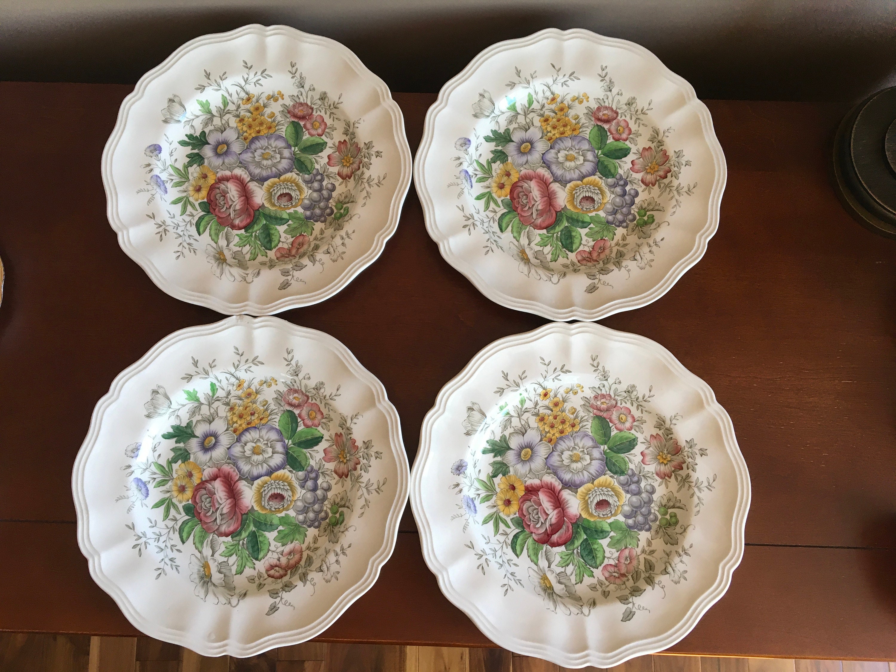 Set of Vintage Royal Doulton Malvern Dinner plates, vintage English plates