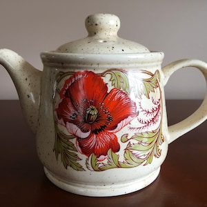 Vintage Sadler Red Poppy beige/brown speckled teapot