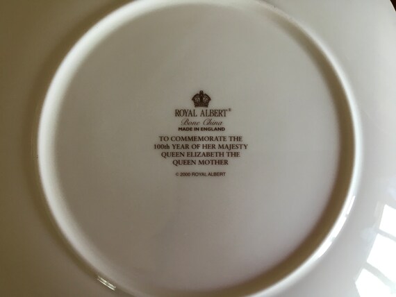 Vintage Royal Albert Celebrating H.M. Queen Elizabeth the Vintage Royal Albert Celebrating H.M. Queen Elizabeth the