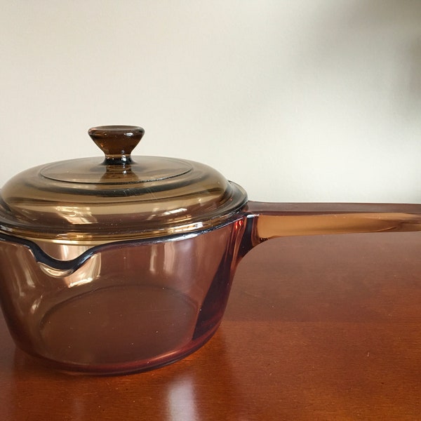 Vintage Corning ware Vision Amber glass saucepan/ pot with a spout and lid 1 L