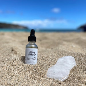 Radiance Face Oil: Vegan Cold Pressed Beauty Oil with Clear Quartz Gua Sha