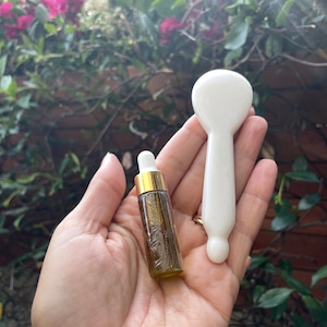 White Jade Gua Sha Spoon: Acupressure Facial Sculpting Tool
