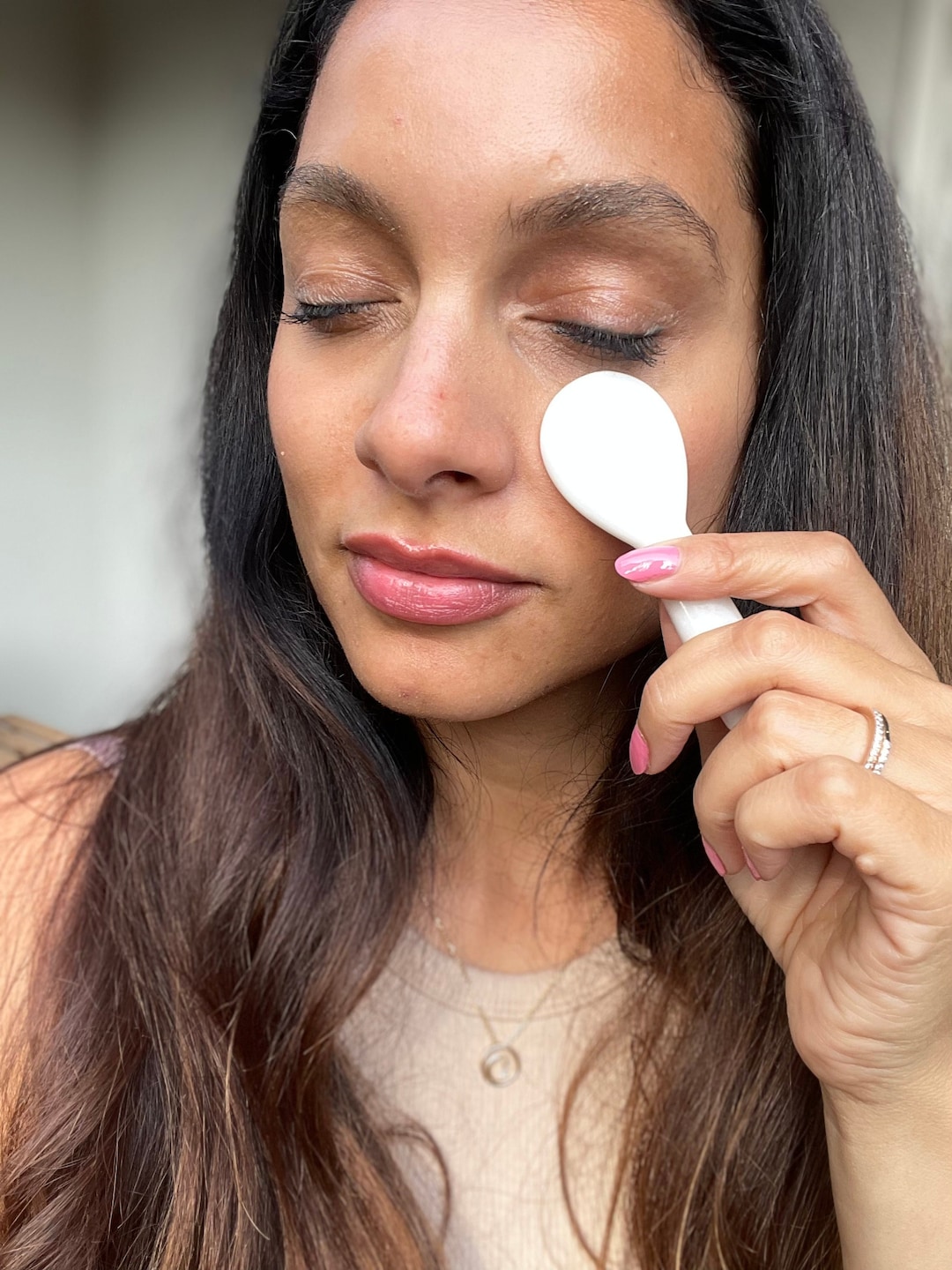 Face Sculpting, White Jade Gua Sha Spoon, Acupressure Gua Sha Spoon