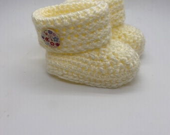 0-6 mos Cream Cuffed Baby Booties with Button Detail | Gift | Baby Shower | Infant Footies | Handmade Booties