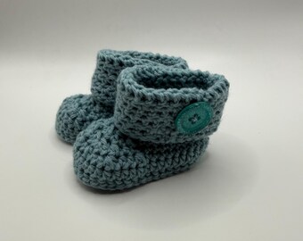 Botines de bebé azul aguamarina con puño y detalle de botón, talla 0-6 meses / Listos para enviar / Envío rápido