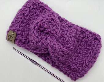 Calentador de orejas morado de crochet grueso: diadema acrílica retorcida
