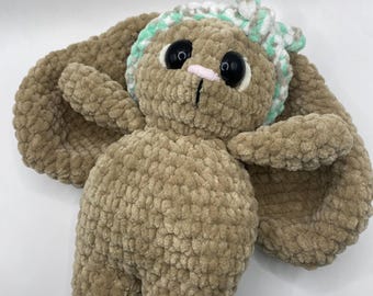 Conejito de peluche de crochet: juguete de peluche marrón con diadema de menta